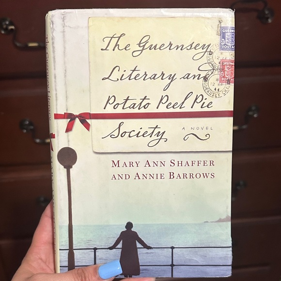 Books - Picture 3 of 4